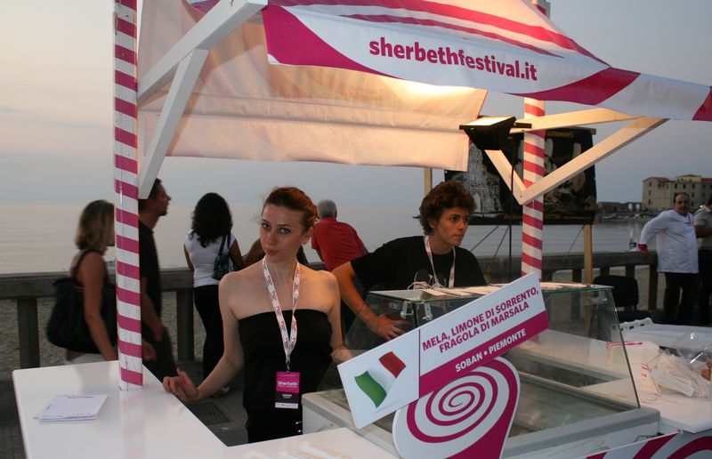 lo stand della Gelateria Soban a Sherbeth 2011 - lungomare di Cefalù stand_soban_sherbeth2011